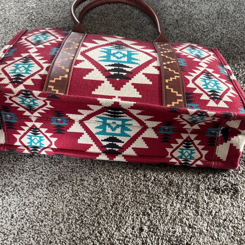 Wrangler Tote Bag - Red and Brown - Picture 6 of 6